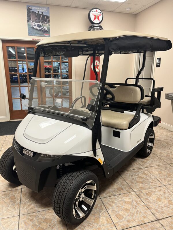 2024 E-Z-GO Valor For Sale - Image 2