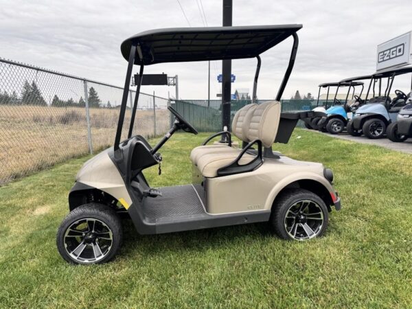 2024 E-Z-GO Freedom RXV ELiTE For Sale - Image 2