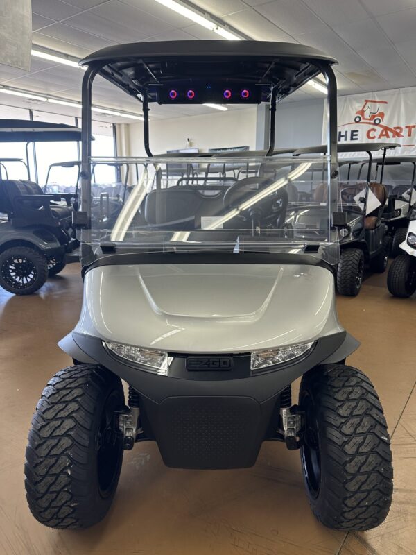 2025 E-Z-GO Valor For Sale - Image 2