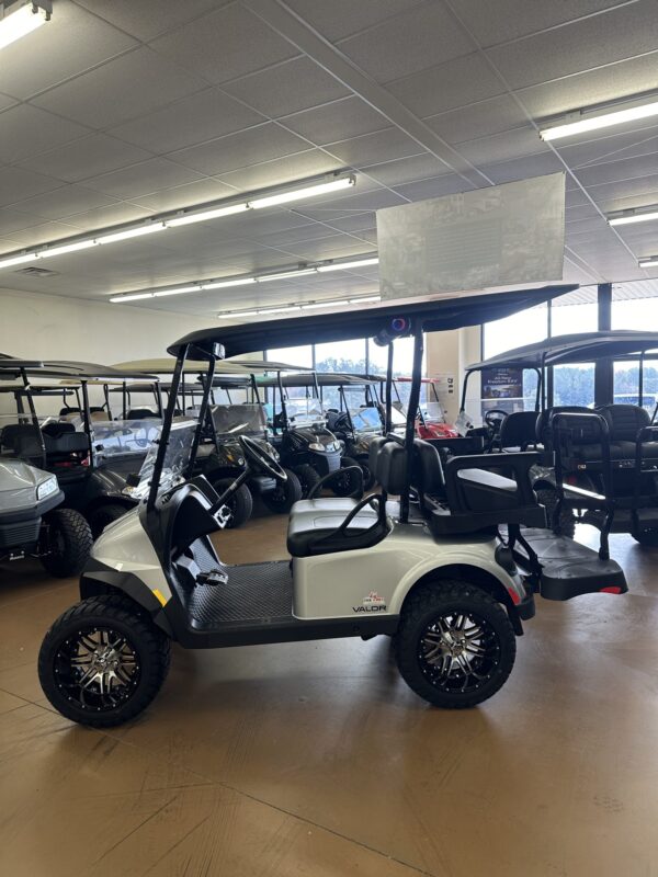 2025 E-Z-GO Valor For Sale - Image 4