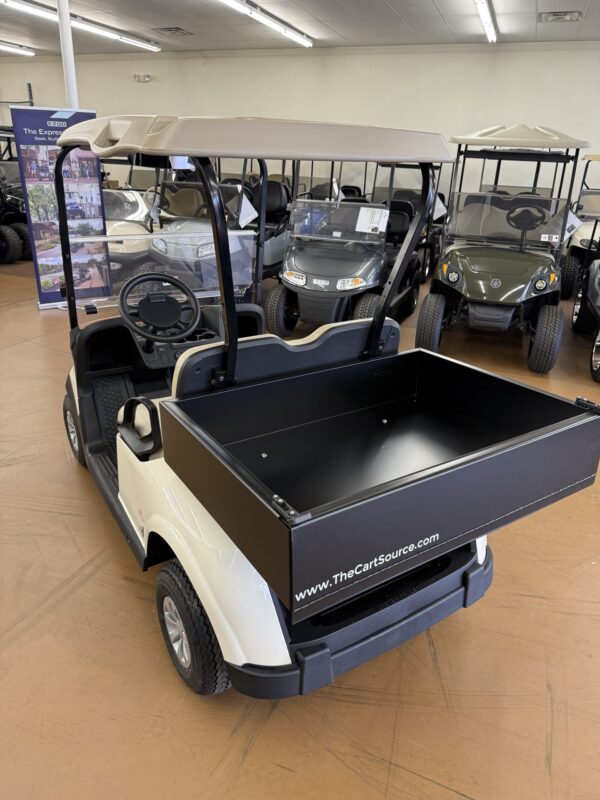 2025 E-Z-GO Valor For Sale - Image 3