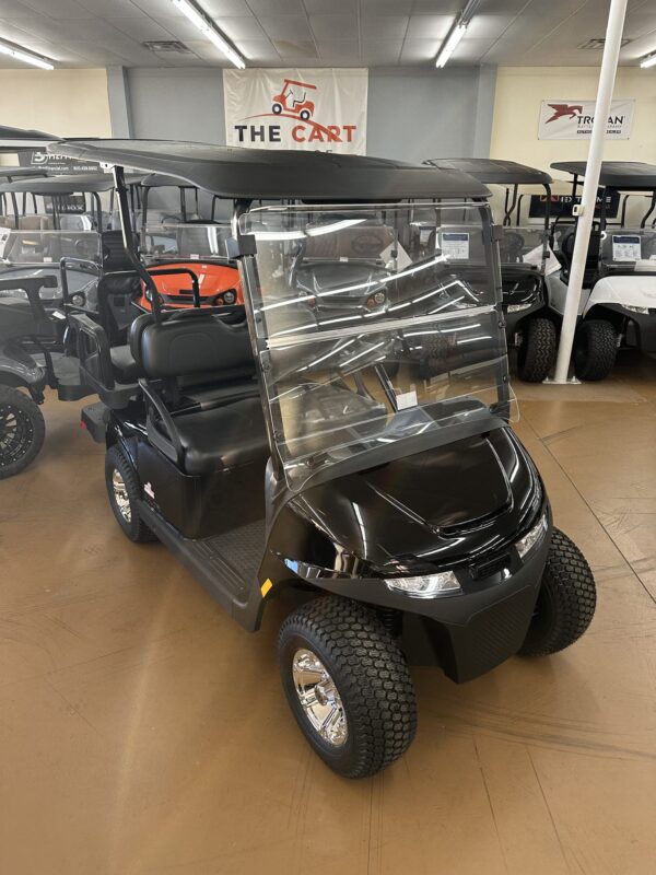 2025 E-Z-GO Valor For Sale - Image 9
