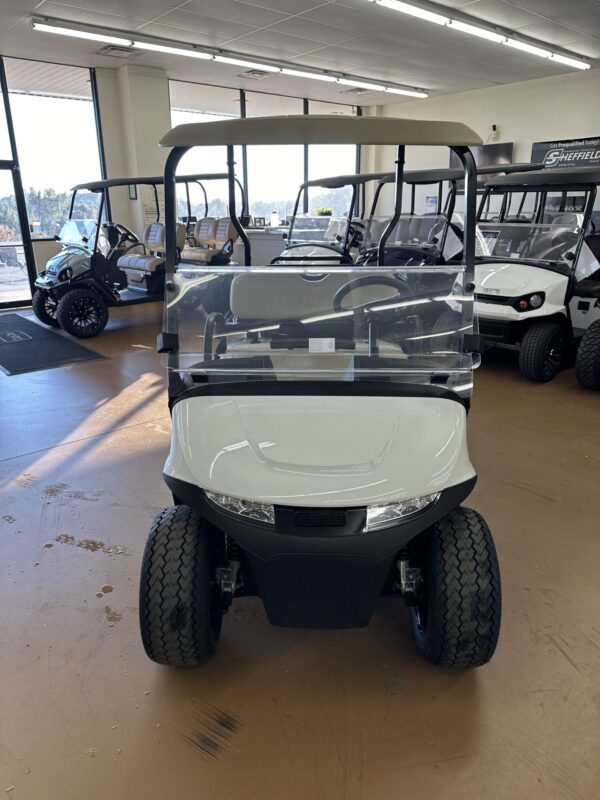 2025 E-Z-GO Valor For Sale - Image 2