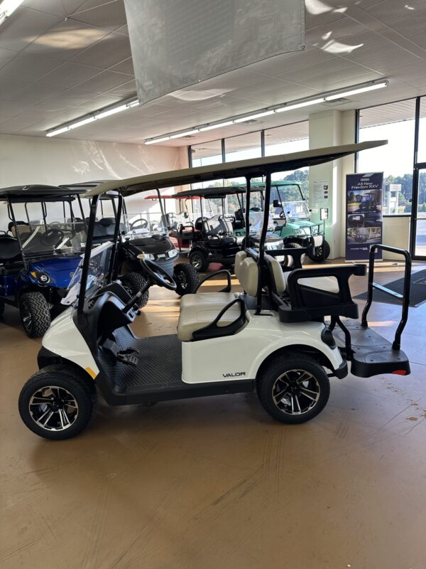 2025 E-Z-GO Valor For Sale - Image 4