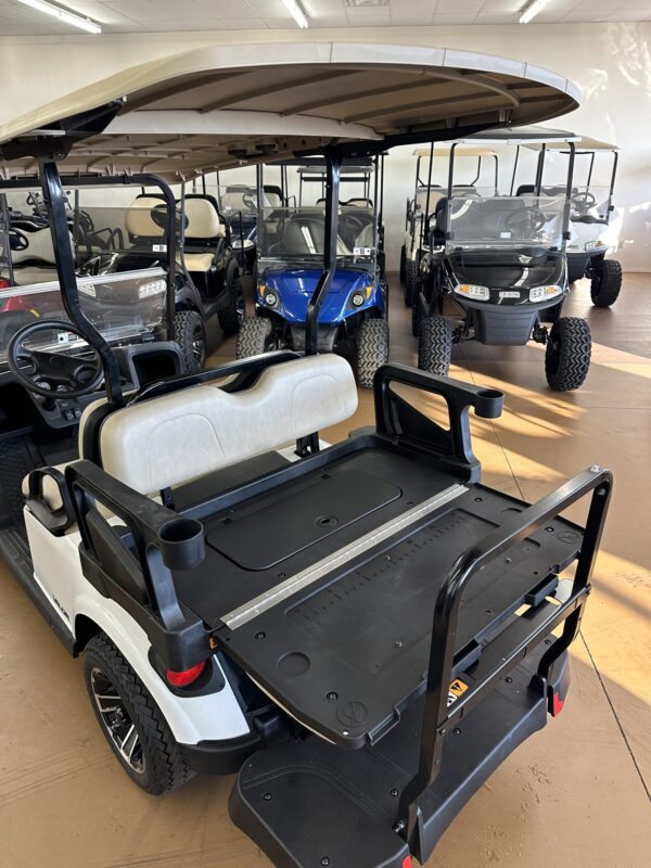 2025 E-Z-GO Valor For Sale - Image 5